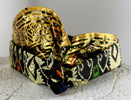 Udeng. Traditioneel Balinees hoofddeksel voor mannen. Omtrek 60 cm.