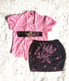 Luxe kinderkebaya set. maat 80 t/m 110.