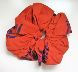 Schitterende batik wokkel/scrunchie. Voor paardenstaart, vlecht of knot. Met dubbelzijdige batik print.