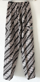 Authentieke Javaanse batik broek. Maat 116 en 134.