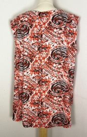 Mouwloze top. Paisley oranje/zwart. Maat 54.