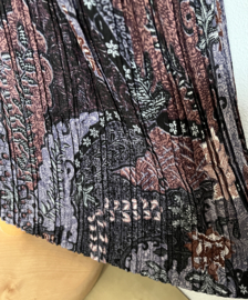 Batik uit Java. Authentieke rok plissé. Maatbereik 36 t/m 40.