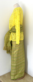 Luxe en authentieke traditionele Balinese set. Maat 54.