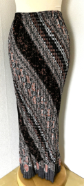 Batik uit Java. Authentieke rok plissé. Maatbereik 38 t/m 44.