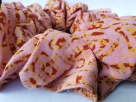 Batik wokkel zalm. Voor paardenstaart, vlecht of knot.