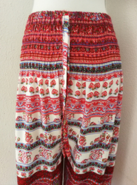 Broek Bohemian '1001 nacht' rood. Lange benen model. Maat 38 t/m 42.