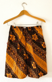 Batik herenshort. Maat 44/46.