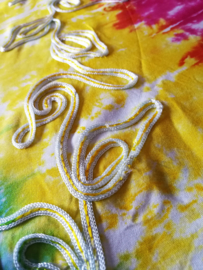 Vrolijk tie dye tafelkleed. 120x160 cm.