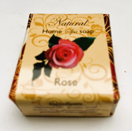 Gevuld cadeau tasje. B.