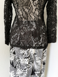 Traditionele kebaya set. Maat 42.