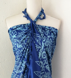 Schitterende batik sarong van zware kwaliteit, blauw tinten. Uit Dian's collectie. 115x150 cm met sarongknoop. 100 % rayon.