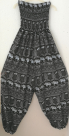 Jumpsuit 'Olifant' lichtgrijs/ zwart. Strapless gesmockt bovenlijfje, wijd uiteenlopende pijpen, elastiek in de enkels. 100% zacht glanzende rayon. Maat 36 t/m 42.