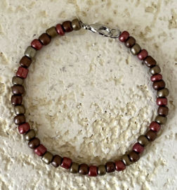 Uit het atelier van Ana. Armbandje kopertinten.