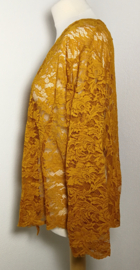 Traditionele Balinese kanten kebaya bruin/caramel. Maat  54/56.