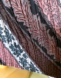 Batik uit Java. Authentieke rok plissé. Maat 42/44.