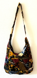 Schoudertas 38 x 29 cm. Hoofdvak en zijvak met rits. Gevoerd.