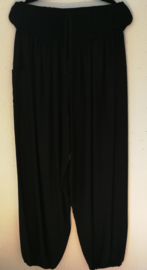 Broek  zwart. Maat 44/46.