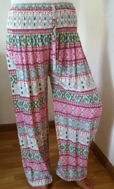 Broek Bohemian 'Fantasy', pastel. Maat 36/42.