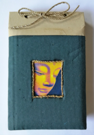 Boeddha notitieblok medium, van rijstepapier. 11x17 cm. Donkergroen.