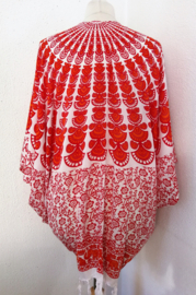 Sarong vest pauw, rood/wit/oranje. Maat 36 t/m 50.