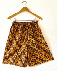 Batik herenshort. Maat 44/46.
