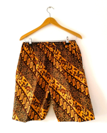 Short van authentieke Javaanse batik. Maat heren 46/48. Dames 38.