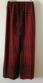 Broek 'tie dye'. Maat 40/42.