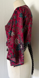 Wikkelvestje van microsilk, authentieke Balinese batik.
