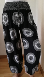 Broek Bohemian Mandala zwart/ wit. Maat 36 t/m 42.