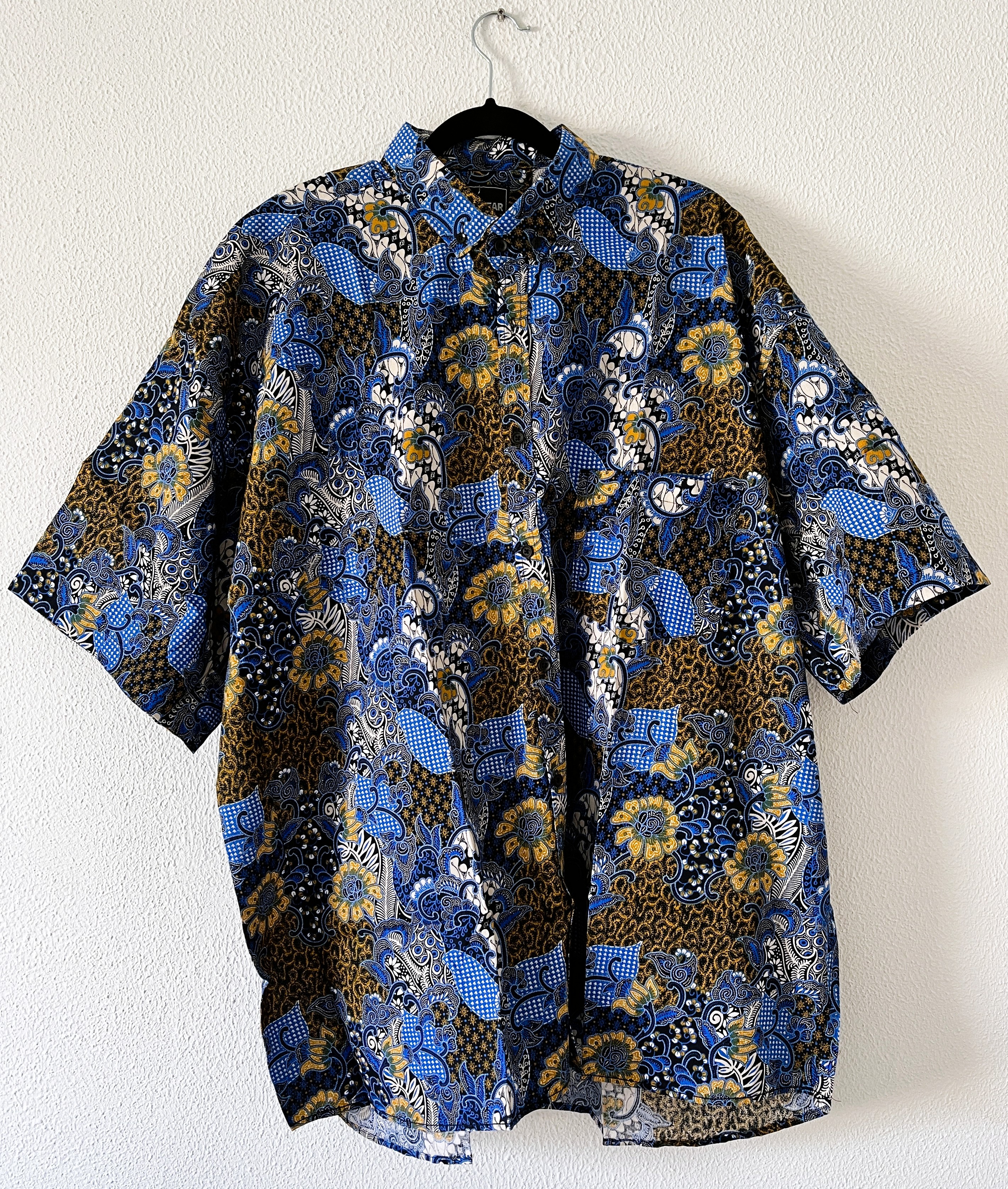 Zware kwaliteit authentieke Balinese batik blouse/overhemd. Maat 70.