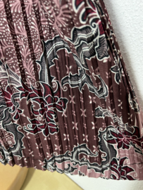 Traditionele Balinese set. Maat 38.