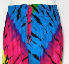 Broek tie dye 'rainbow'. Maat 42 t/m 46.