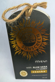 Moksa Sunscreen lotion. Hoge beschermingsfactor, gebaseerd op de Aziatische zonnekracht. Met Aloe Vera en honing. Tube van 50 ml.