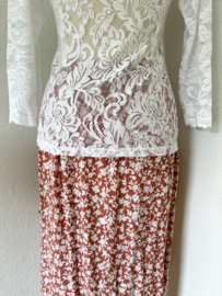Traditionele kebaya set. Maat 36.