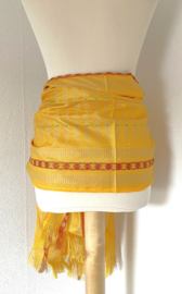 Kain Songket. Geweven gouddraad sarong. Complete set met selendang