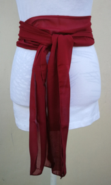 Kebaya sjerp (selendang) bordeaux 2.40 x 28 cm.