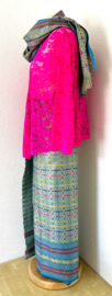 Luxe en authentieke traditionele Balinese set. Maat 54.