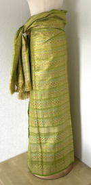 Luxe en authentieke traditionele Balinese set. Maat 54.