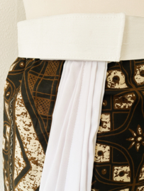 Zware authentieke Balinese huwelijkssarong. 150 X 95 cm.