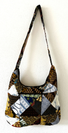 Schoudertas 38 x 29 cm. Hoofdvak en zijvak met rits. Gevoerd.