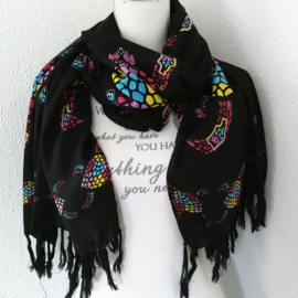 Sarong Bali Turtle zwart. Symbool voor een lang leven, kracht en betrouwbaarheid. 115 x 160 cm. 100% rayon (kunstzijde) wasbaar op 30 graden.  Met sarongknoop.