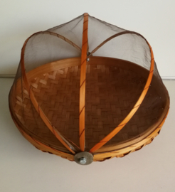 Authentieke set bamboo manden, Afsluitbaar met net. diameter 24, 31 en 36 cm.