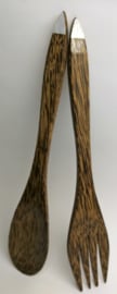 Slacouvert van palmhout, met parelmoer versierd. 29 cm