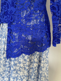 Traditionele kebaya set. Maat 38.