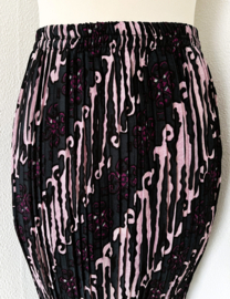 Batik uit Java. Authentieke rok plissé. Maatbereik 36 t/m 40.
