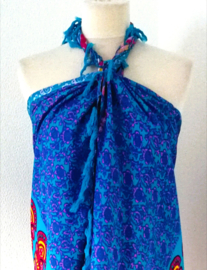 Sarong pauw, hemelsblauw roze/multi.  Symbool van onsterfelijkheid.