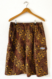 Short van authentieke Javaanse batik. Maat heren 54/56. Dames 46/48.
