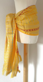 Kain Songket. Geweven gouddraad sarong. Complete set met selendang