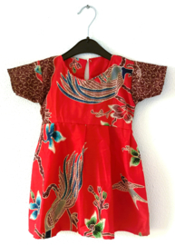 Eenvoudig jurkje van Balinese batik. Maat 98, 3 jaar.