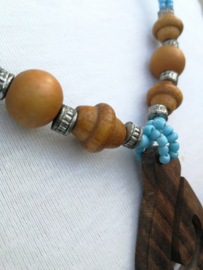 Tribal ketting turquoise. Totale lengte 27 cm. 